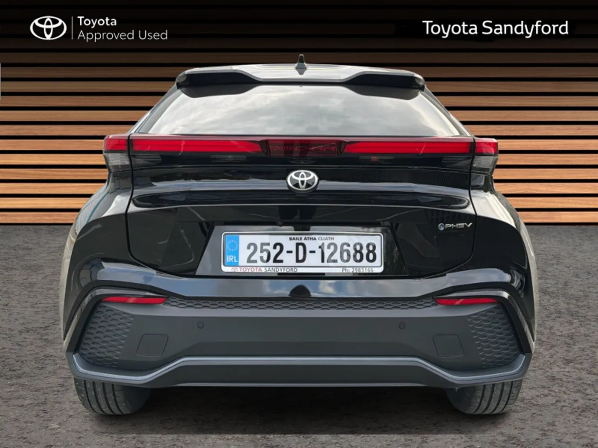 Toyota C-HR PHEV 2.0 PREMIERE // PANORAMIC ROOF // - Image 4
