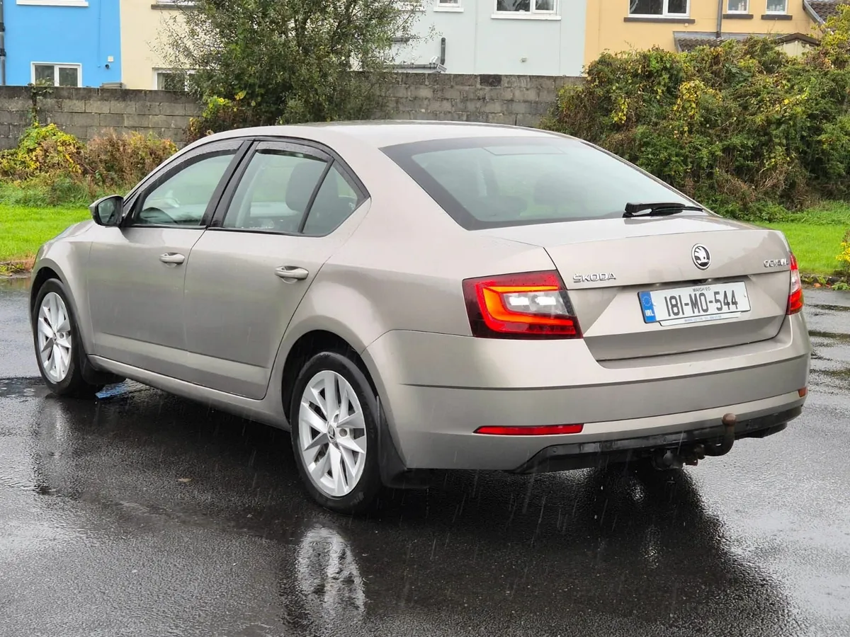 Skoda Octavia 2018 - Image 2