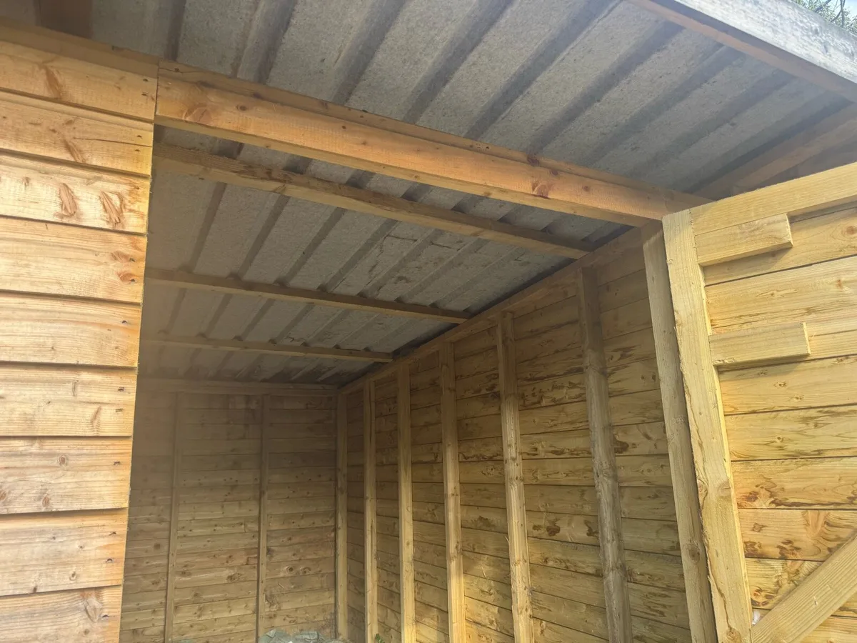 Pony/horse shelter and tack room - Image 2