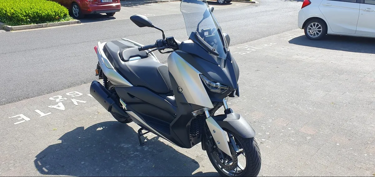 Low mileage 2021 Yamaha X-Max 300 - only 11.000KM - Image 1