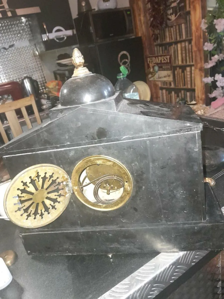 Large and heavy clock for parts or decor - Image 2