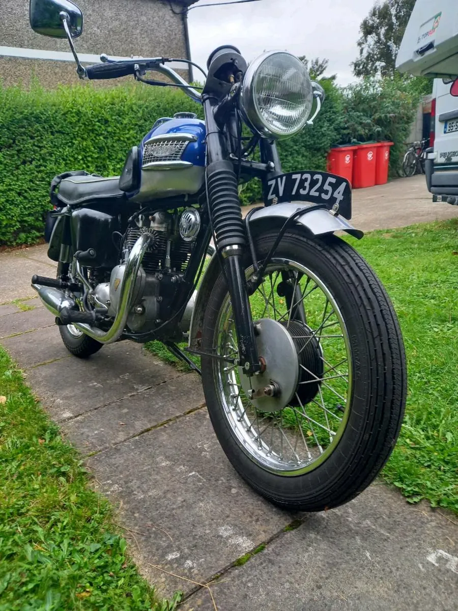 Triumph 3ta - Image 1