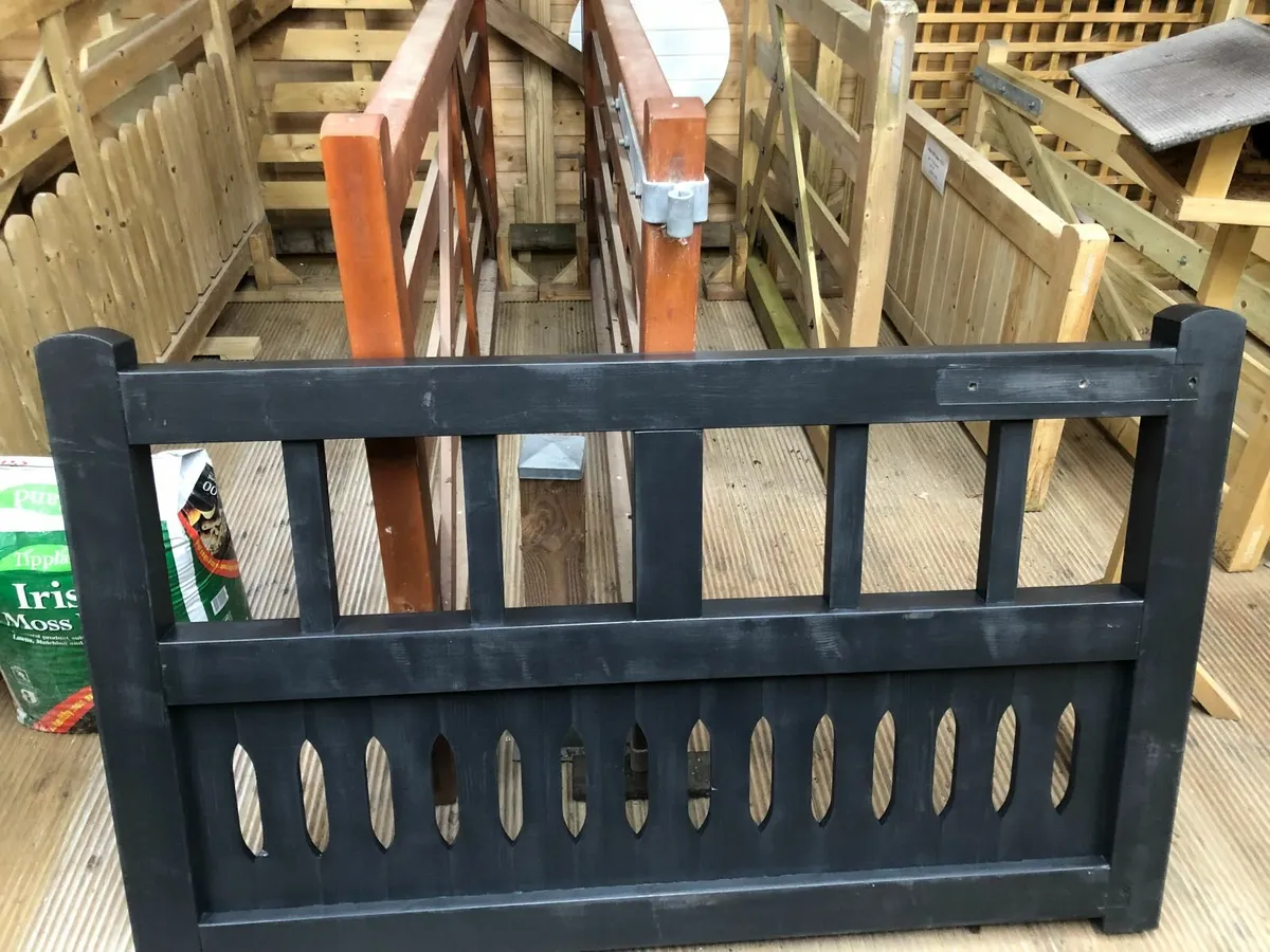 Timber entrance gate- killconnell Painted black - Image 2
