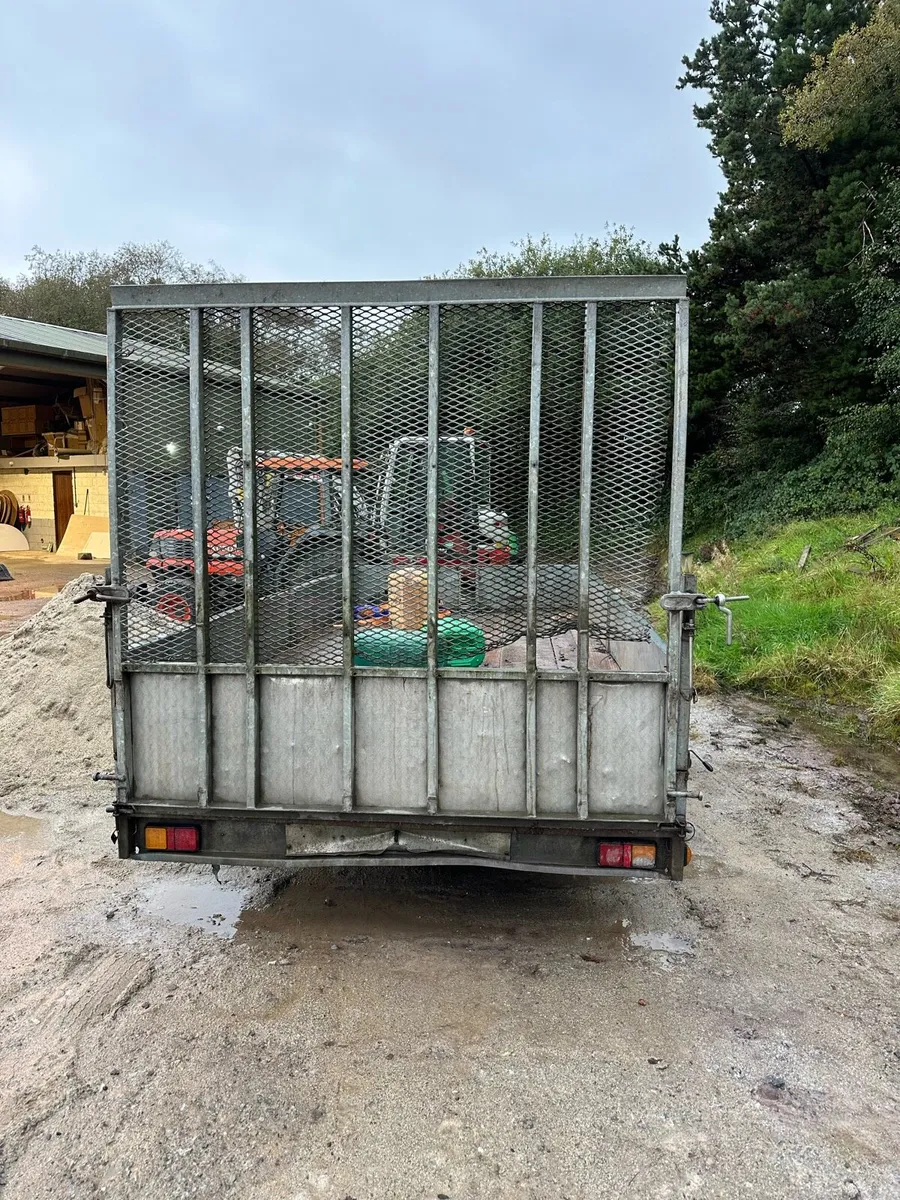 14ft Beavertail trailer - Image 1