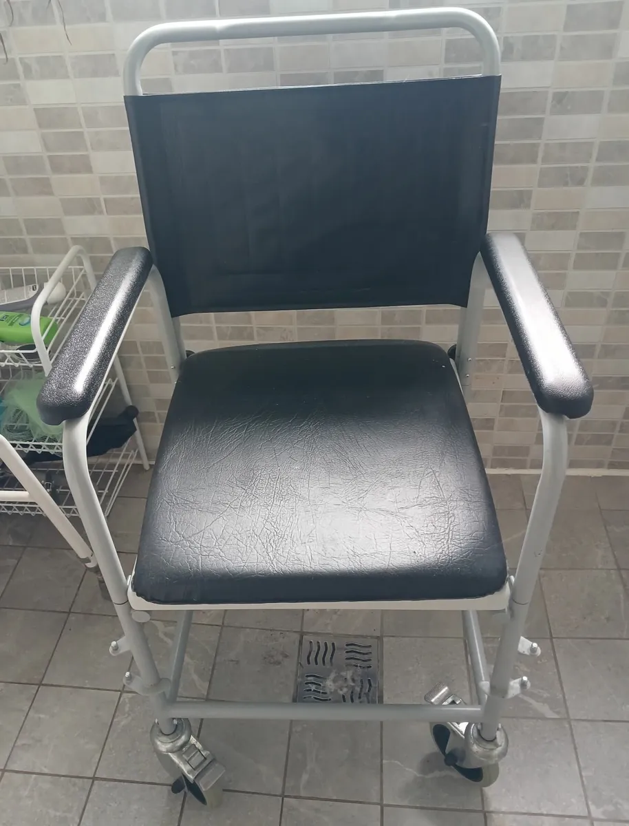 Commode - Image 2