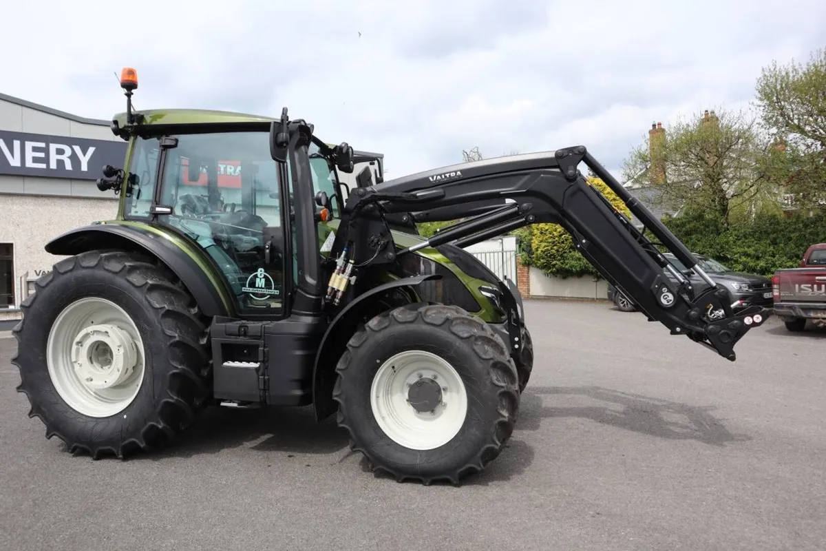Valtra G135 c/w G4S Loader - Image 3