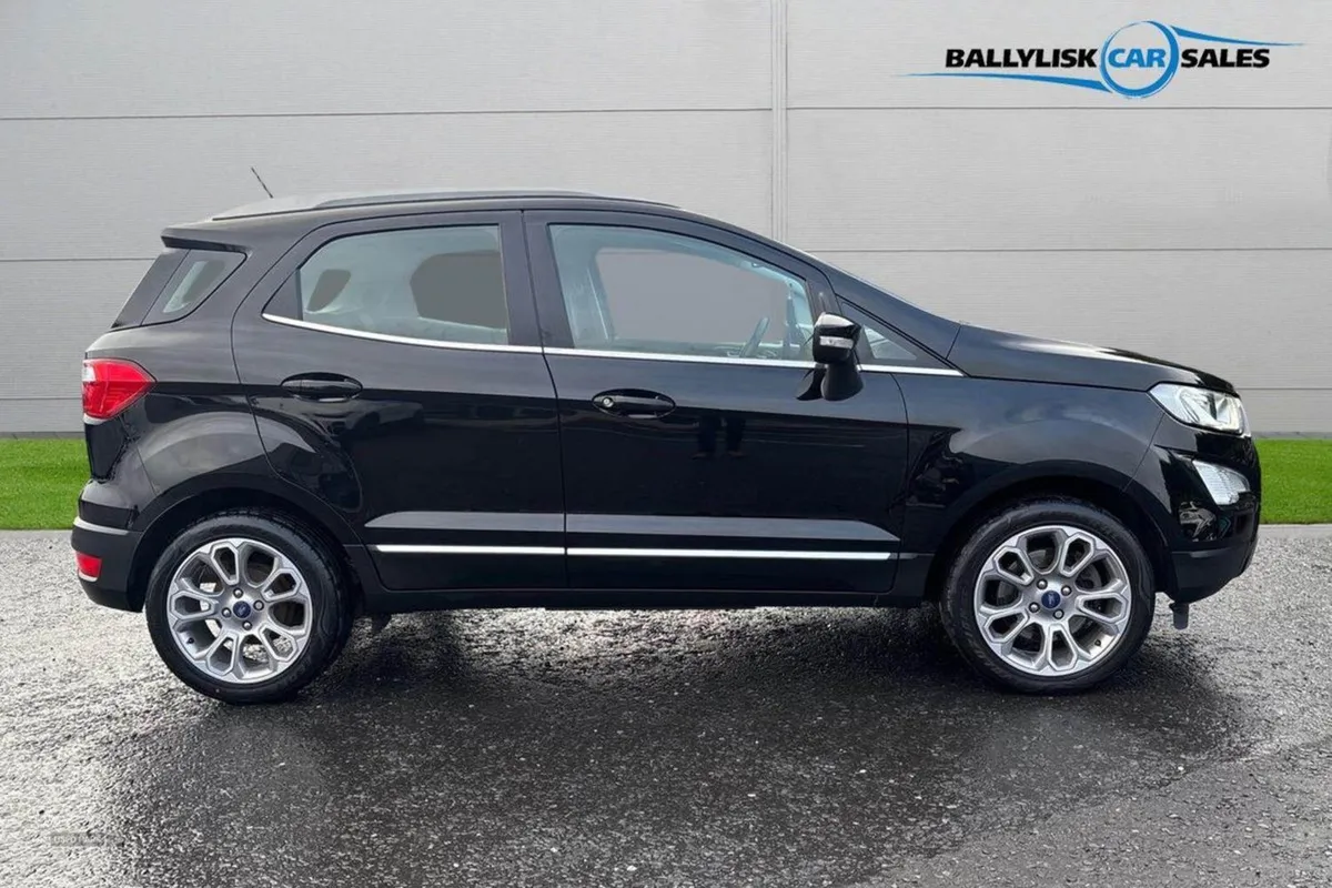 Ford EcoSport 1.0t 15ps Titanium in Black With 45K - Image 3