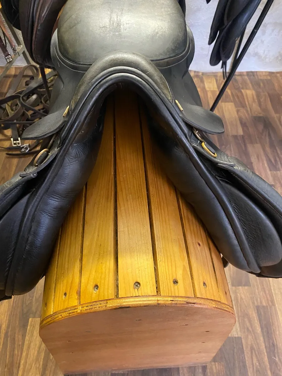 17” Cliff Barnsby black Leather saddle - Image 4