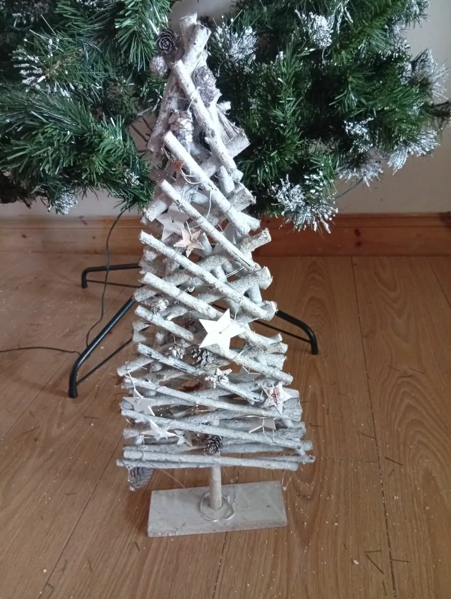 6ft Pre-lit Snow Green Christmas tree - Image 3