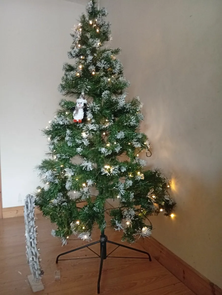 6ft Pre-lit Snow Green Christmas tree - Image 1