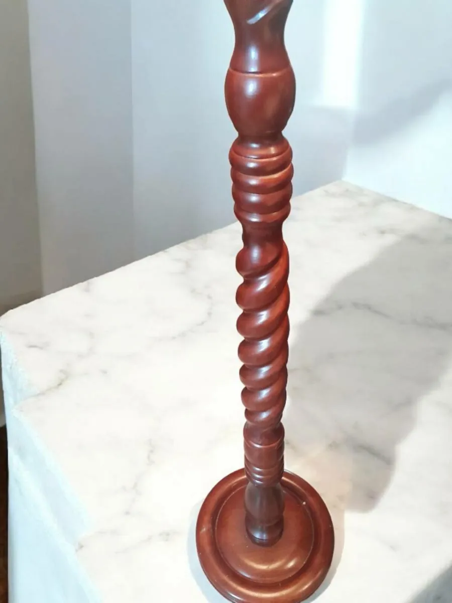Beautiful tall wooden floor lamp - Image 2