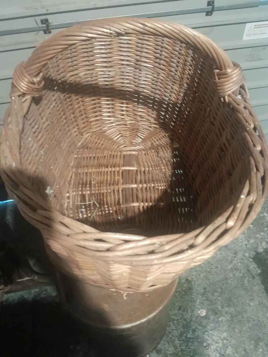 Vintage willow basket - Image 3