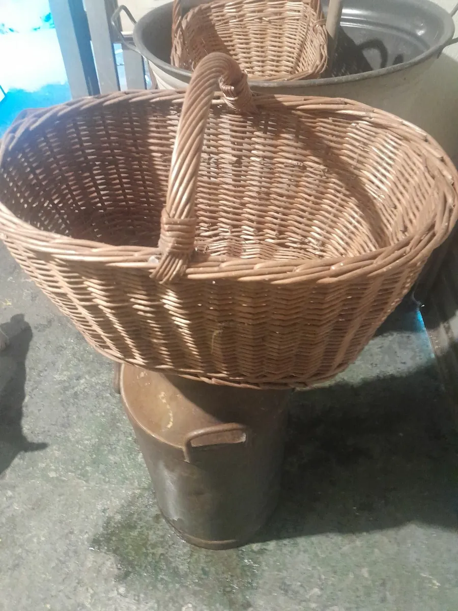 Vintage willow basket - Image 1