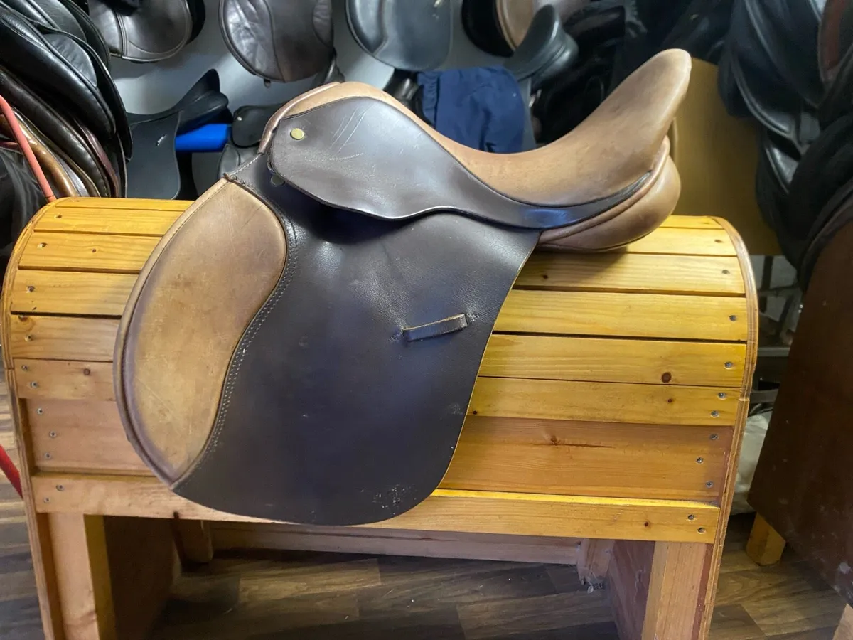 16” ideal cob model for wide low withers - Image 1