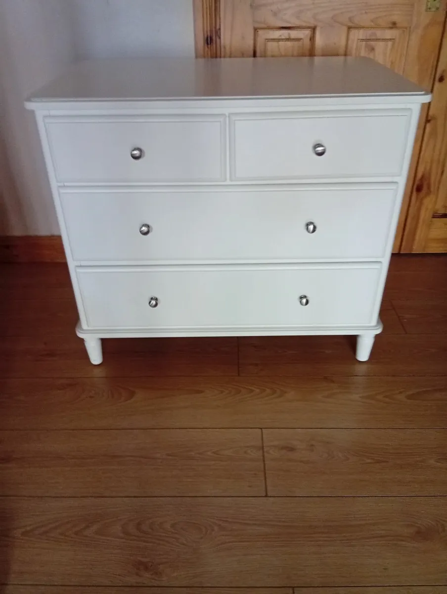 Quality White Roomy chest of drawers 6months - Image 1