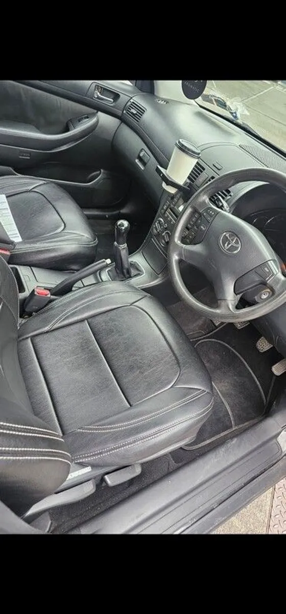 2007 Toyota Avensis - Image 2