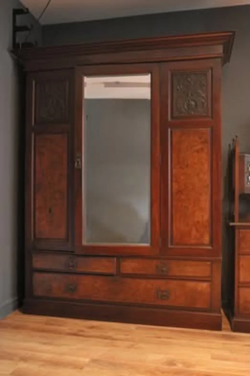 Antique bedroom furniture - Image 1
