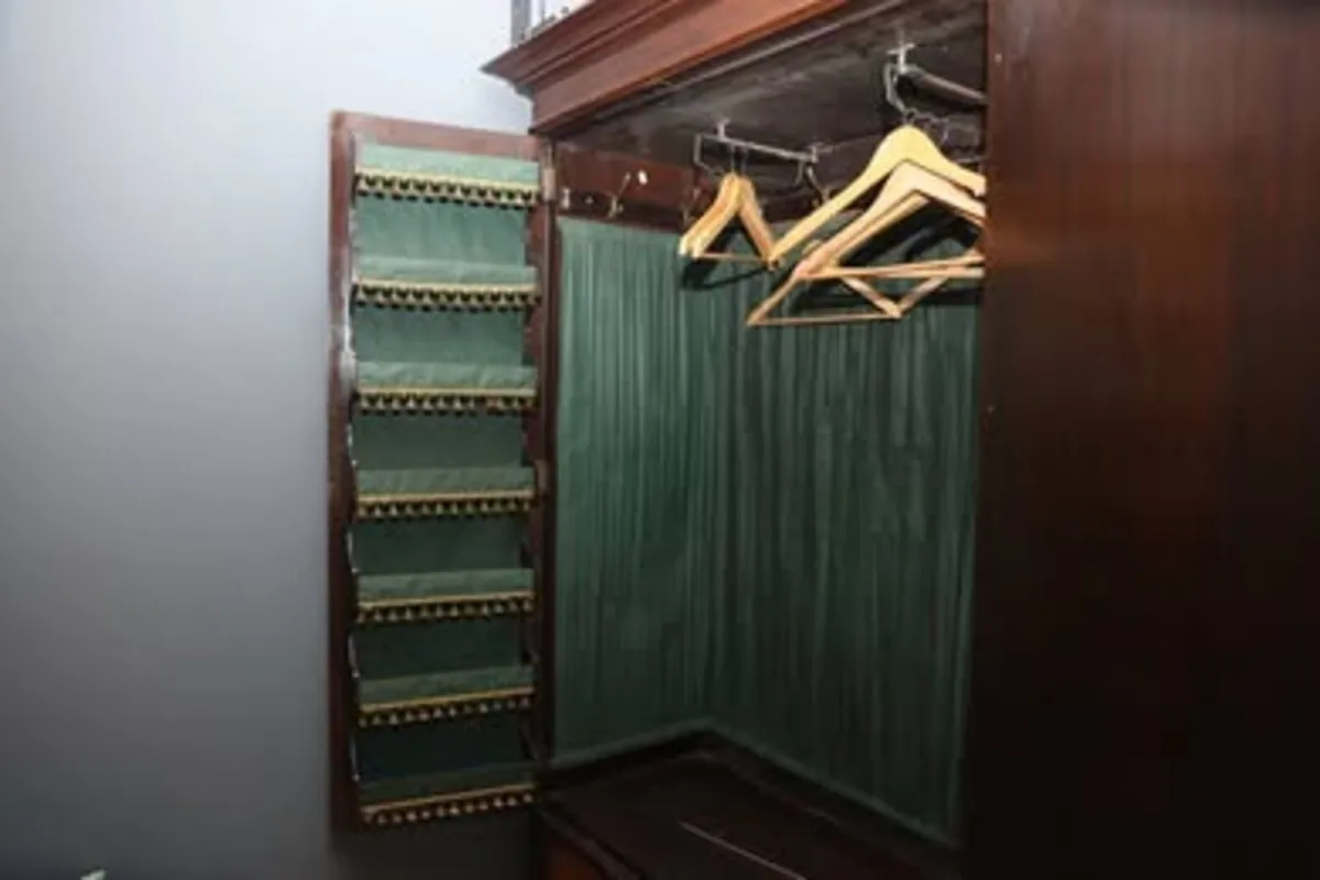 Antique bedroom furniture - Image 4