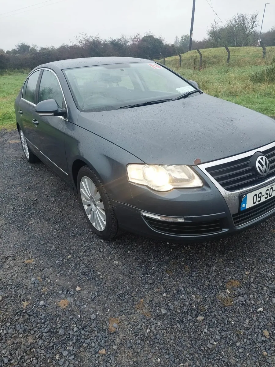 Volkswagen Passat 2009 - Image 3