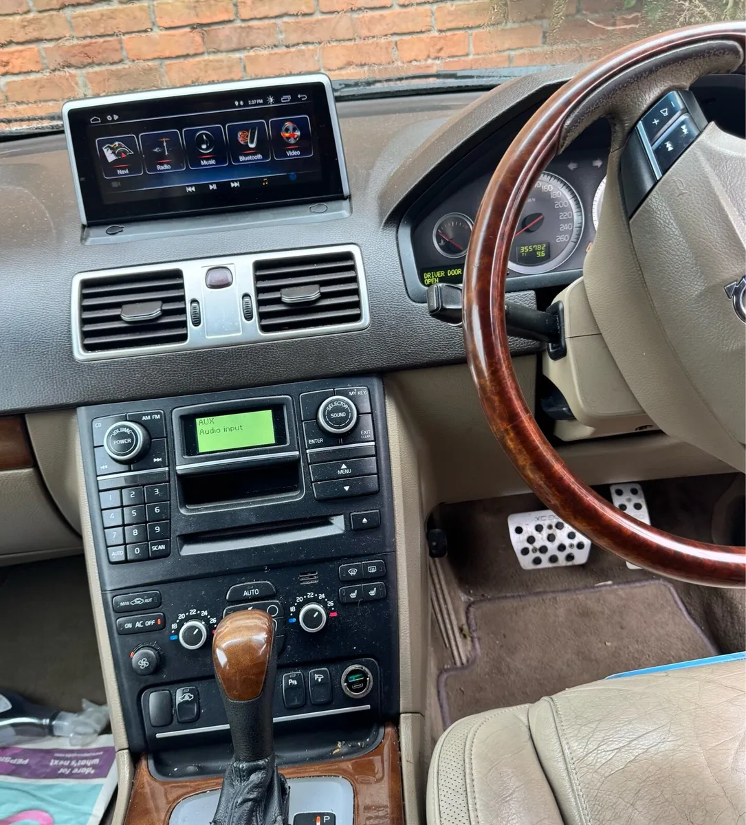 Volvo Xc90 - Image 1