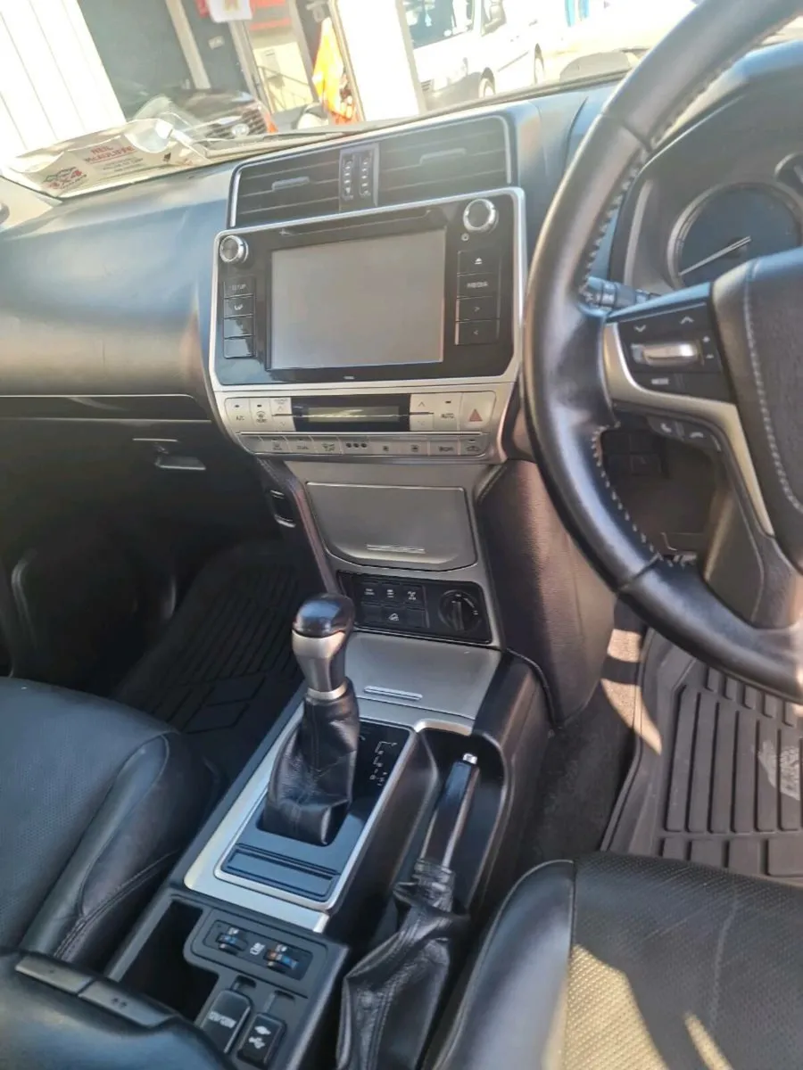 Toyota landcruiser Business class - Image 4