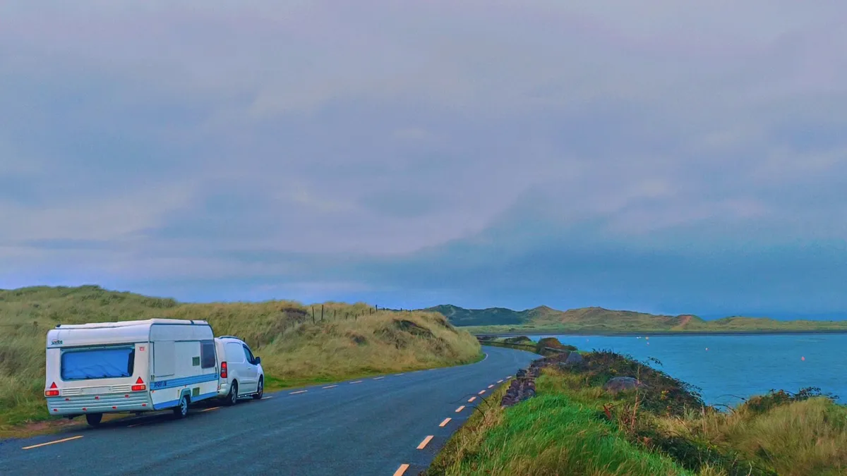 💋ELECTRIC PICNIC CARAVAN 💋 - Image 2