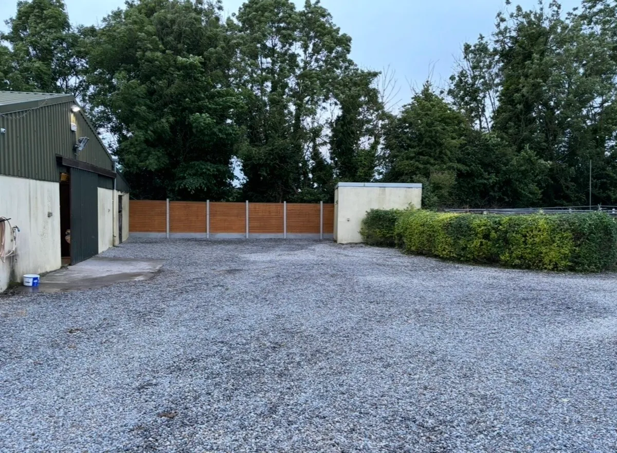 Livery yard - Image 1