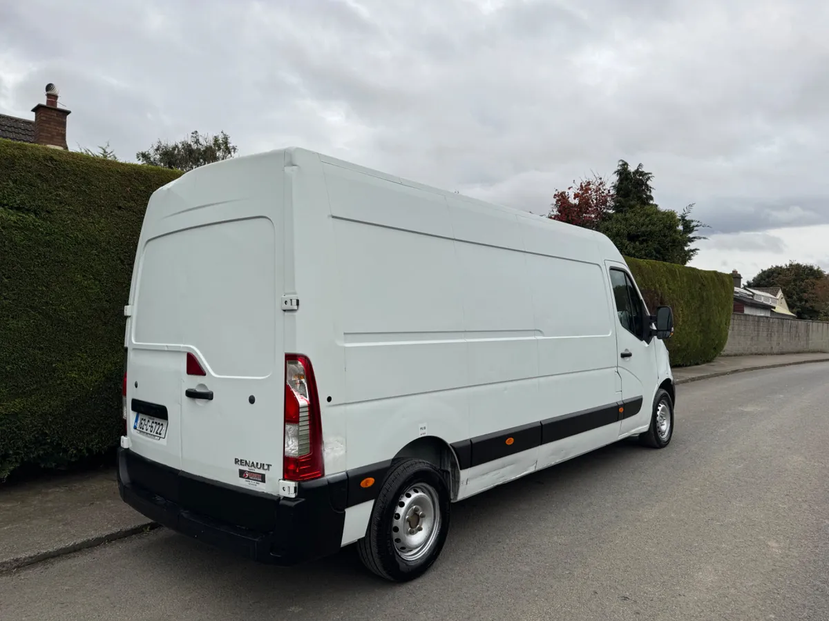 Renault Master lwb CVRT 10/26 TAX 5/26 - Image 2