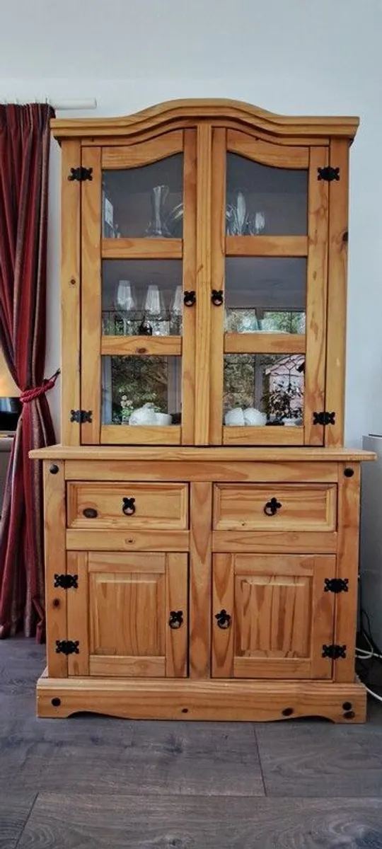 Display Cabinet - Image 1