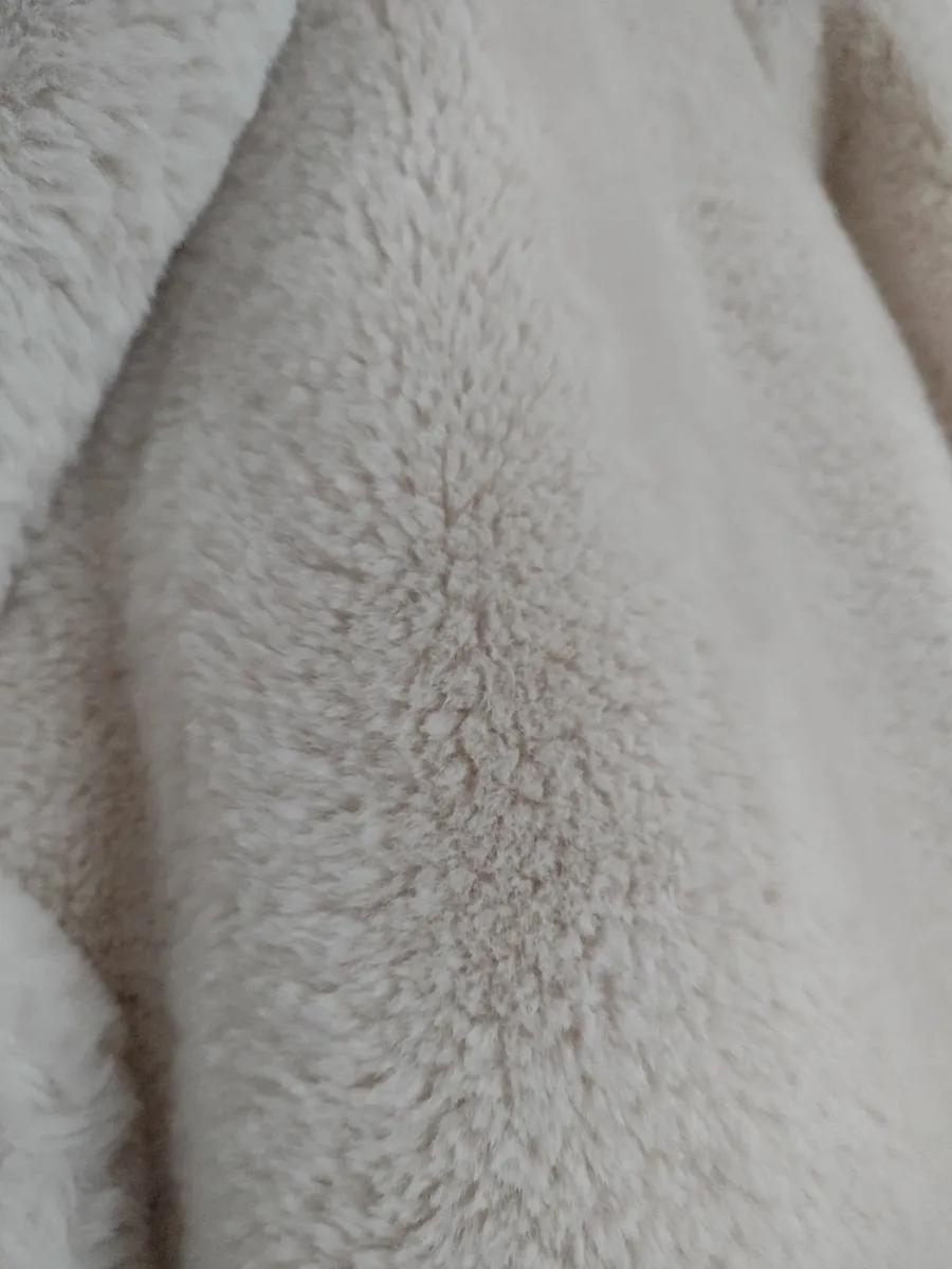 New cream faux fur full length coat - Image 3
