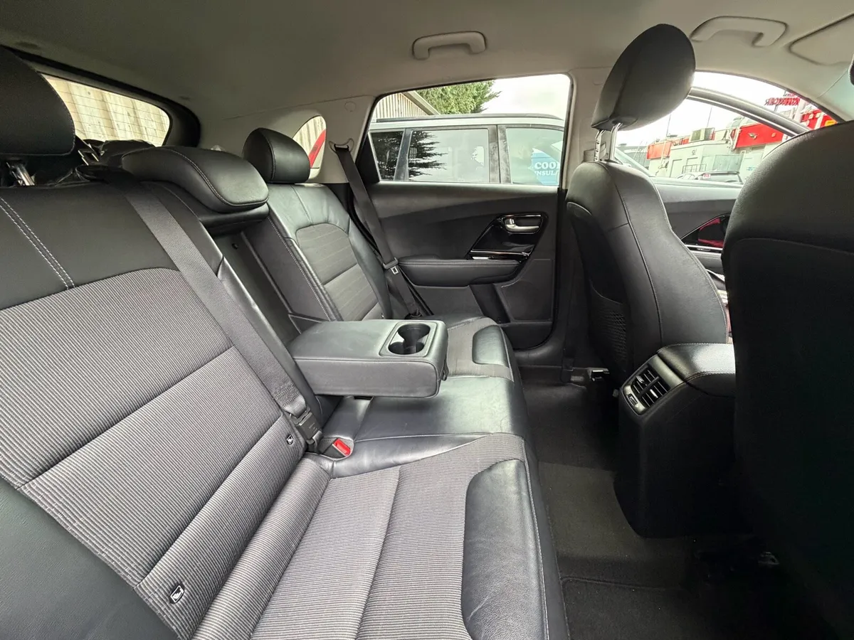 Car Kia Niro - Image 4