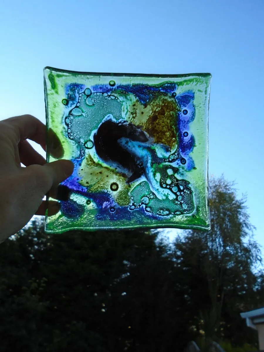 Glass dish, Home decor, Coloured glass - Image 3