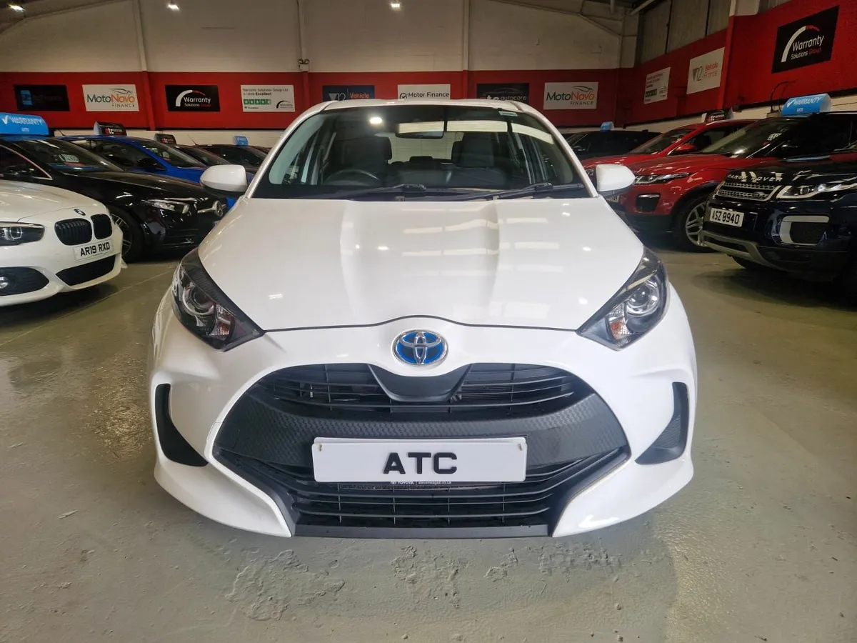 2022 Toyota Yaris VVT-h Icon - Image 2