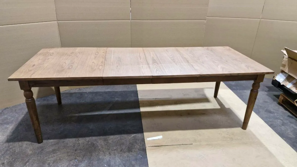 Extending Dining table - Image 4
