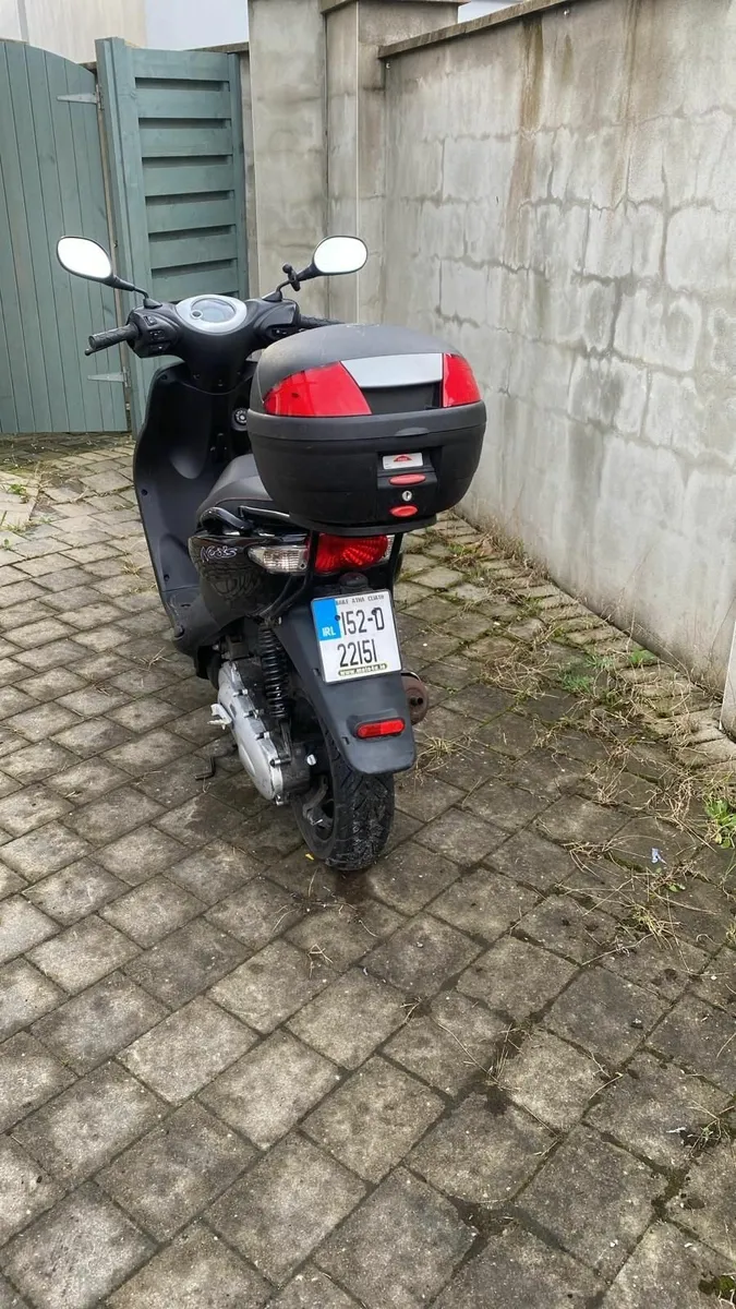 2015 Yamaha Neos 50cc moped scooter - Image 2