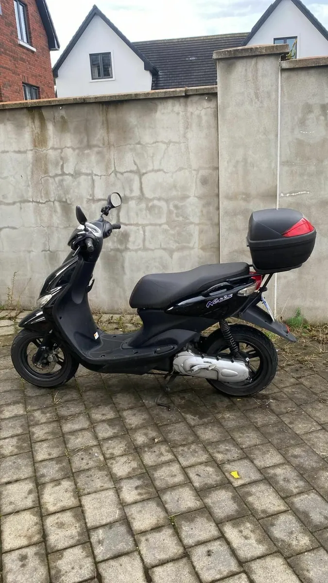 2015 Yamaha Neos 50cc moped scooter - Image 4