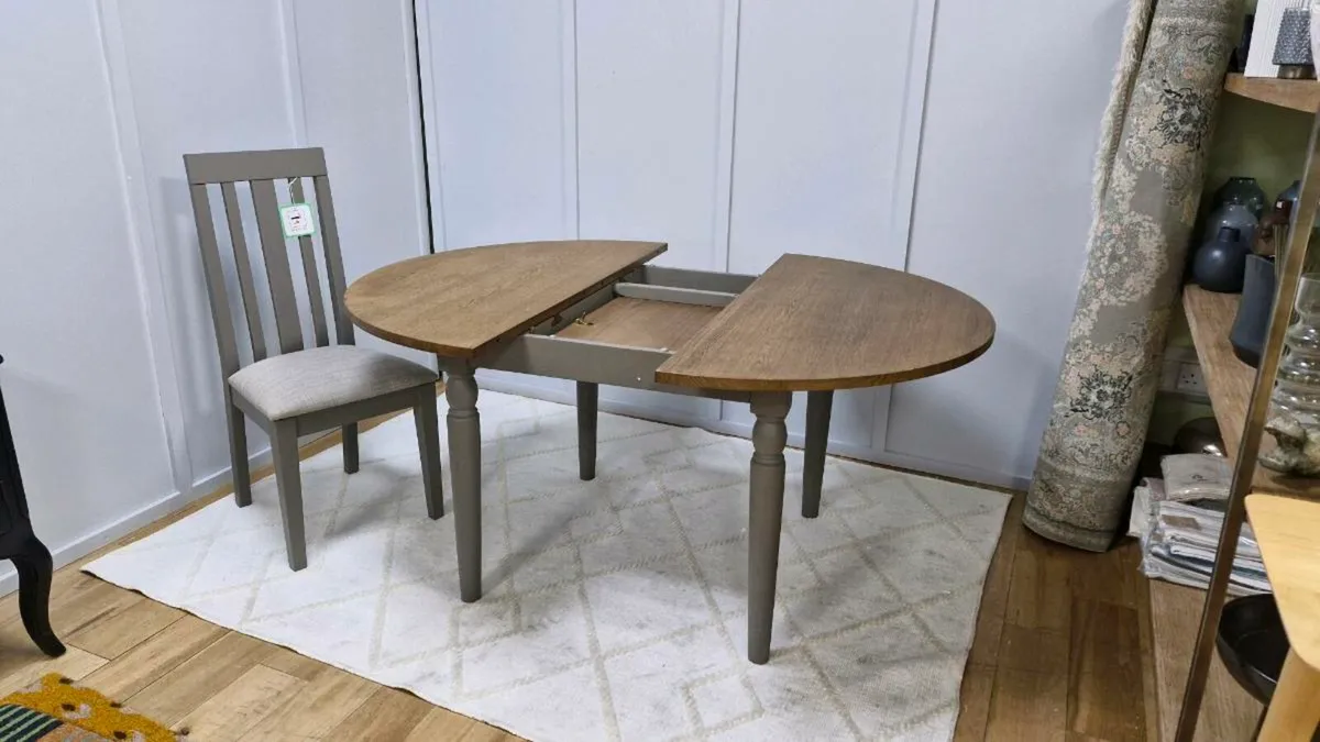 Dining table (Brand new) - Image 4