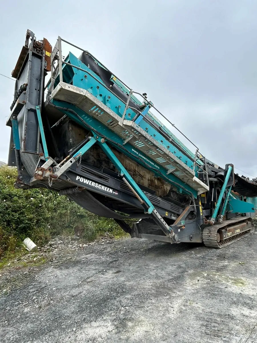 Powerscreen Chieftain 2100X Screener - Image 1