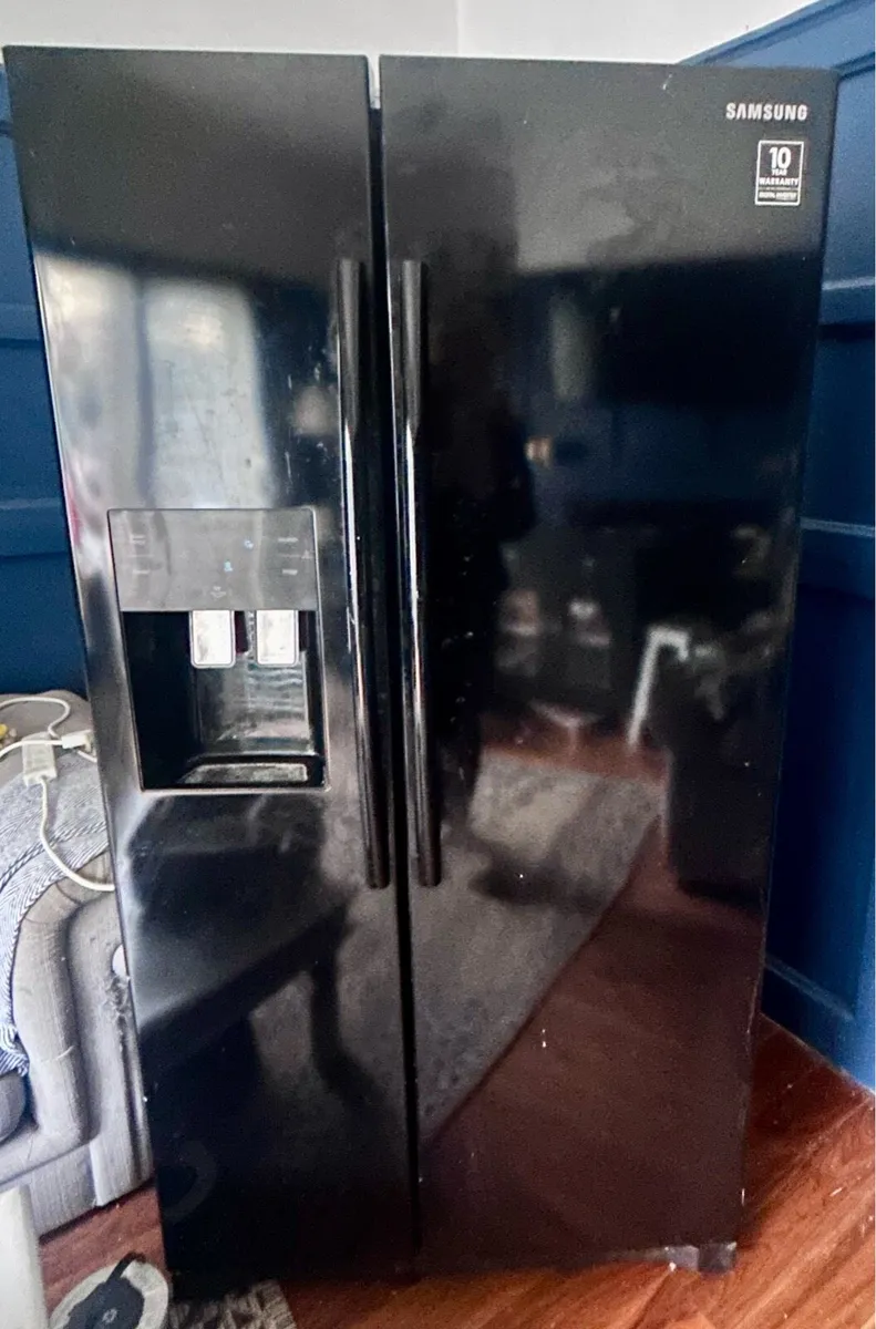 Reduced Samsung American fridge/freezer - Image 2