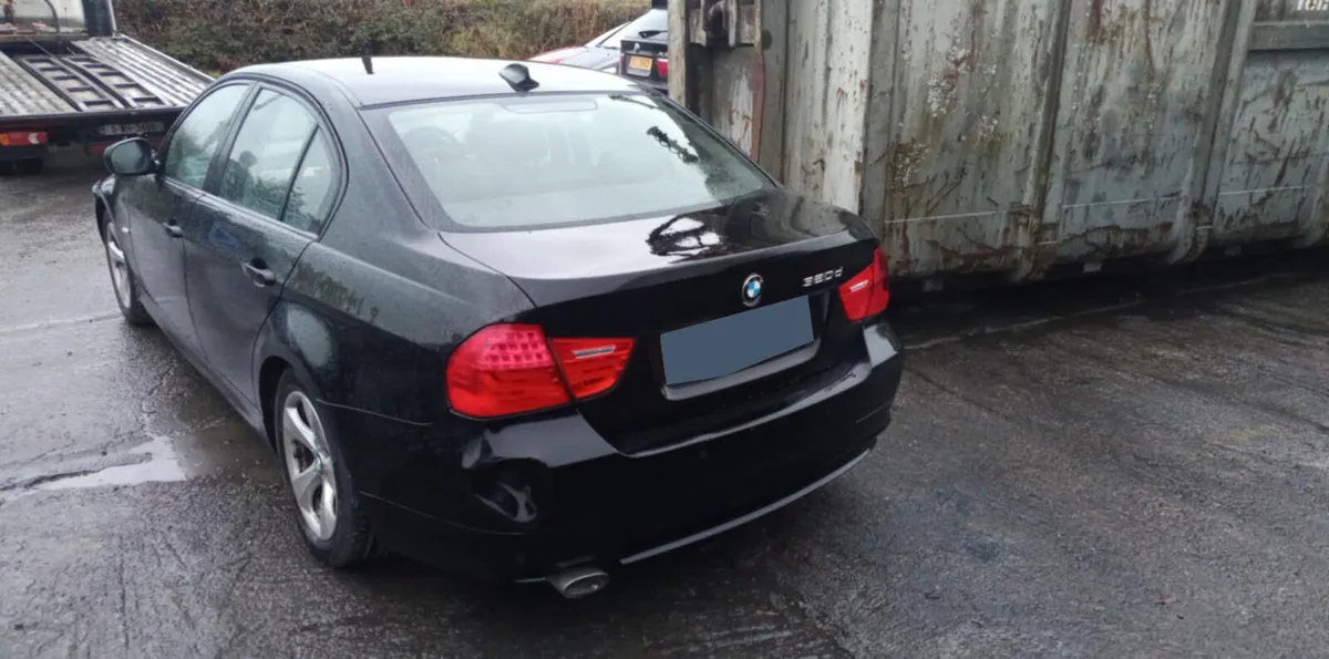 2011 BMW 320D E90 2.0 DIESEL FOR BREAKING! - Image 2