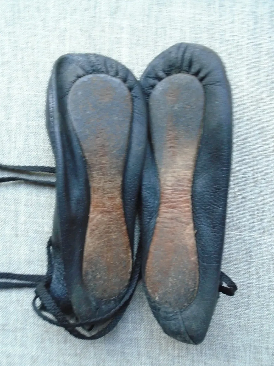 Irish dancing poms, Size 12. LIght shoes - Image 2