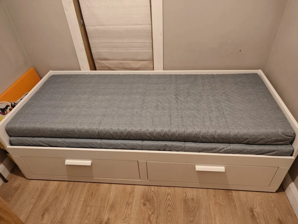 Day Bed - Image 3