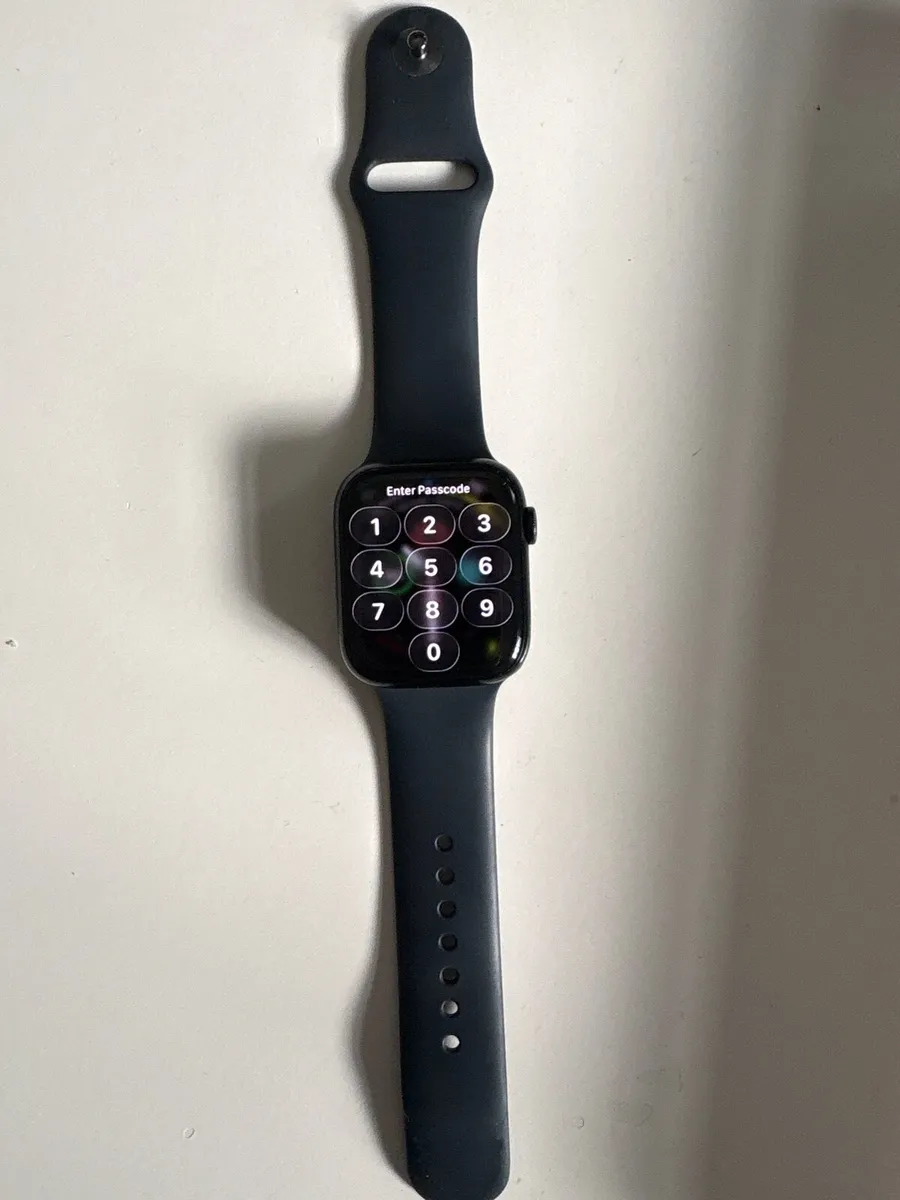 Apple Watch Series 8 Midnight Aluminium 45mm S/M - Image 3