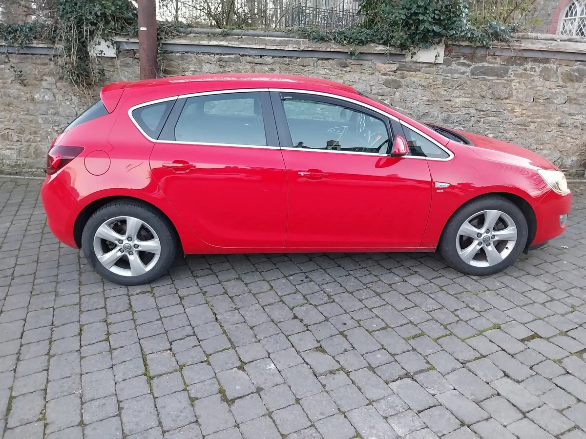 Vauxhall Astra 2011⚠️For Repair or Parts⚠️ - Image 1