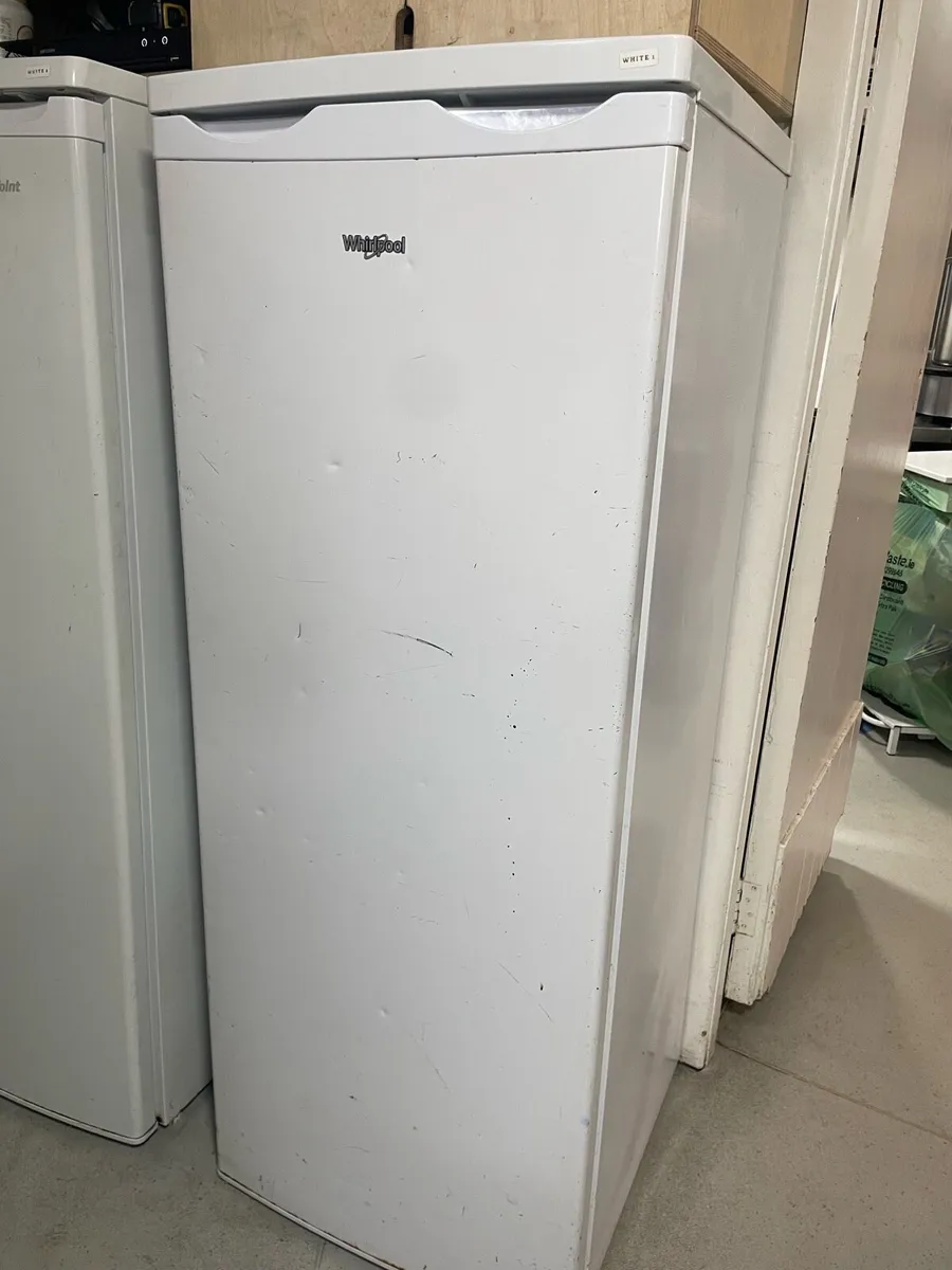 Whirlpool freestanding fridge - Model WM1510 W 1 - Image 1