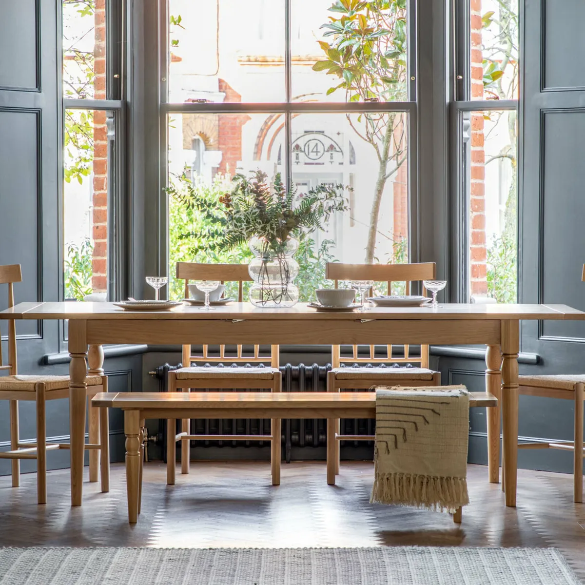 Dining table set - Image 1