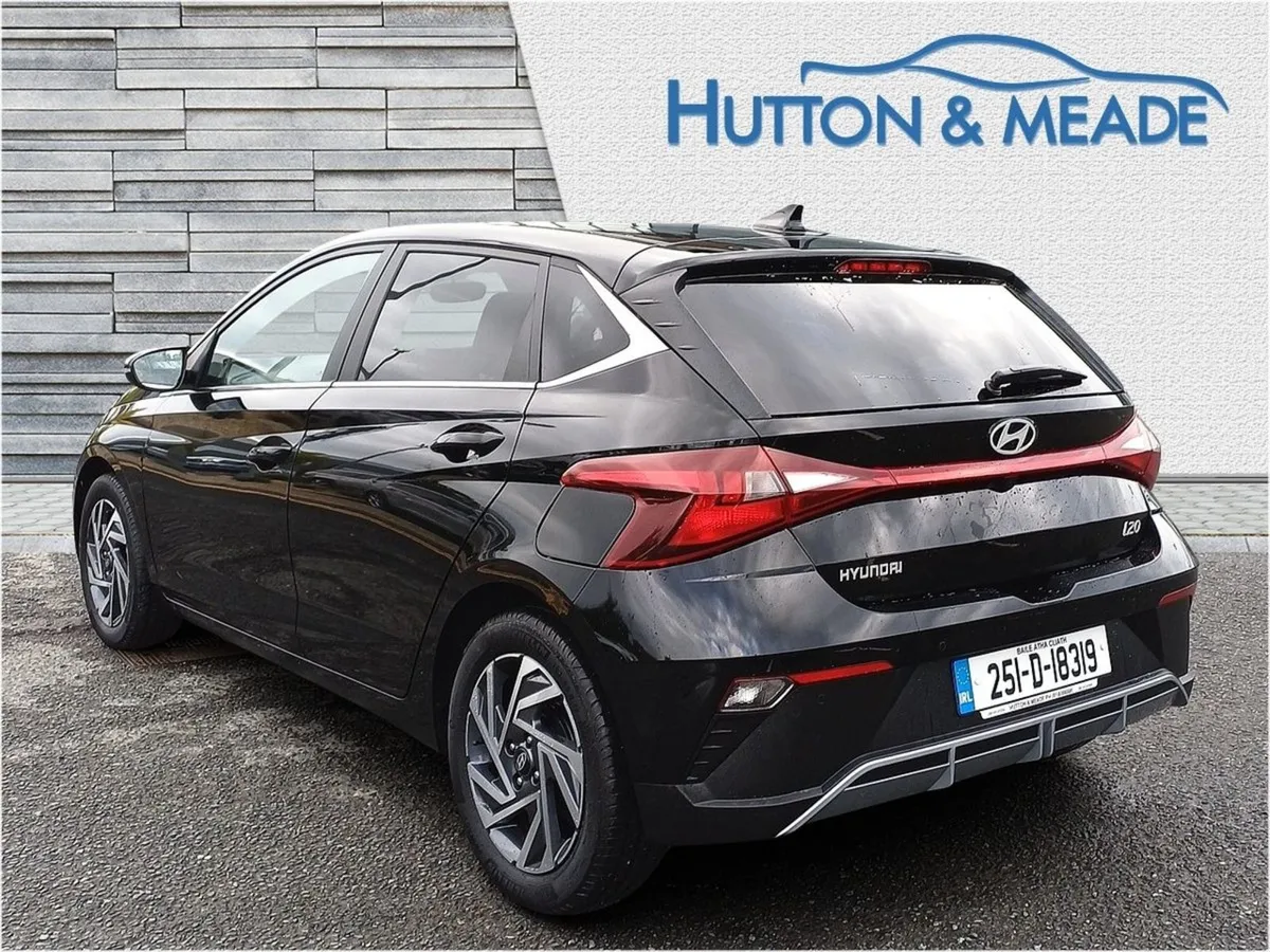 Hyundai i20 Delux Plus 1.2 Petrol 5dr - Image 3