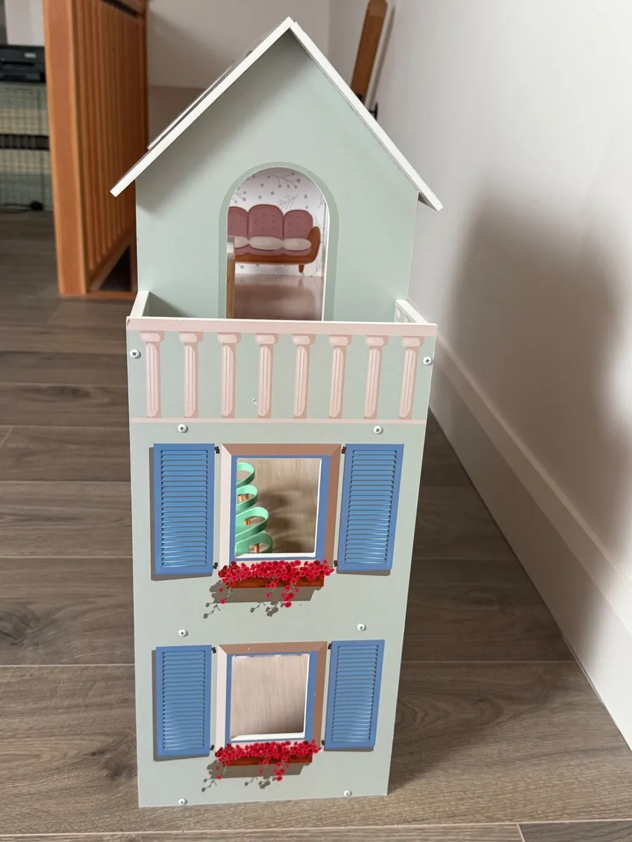 Dolls house - Image 1