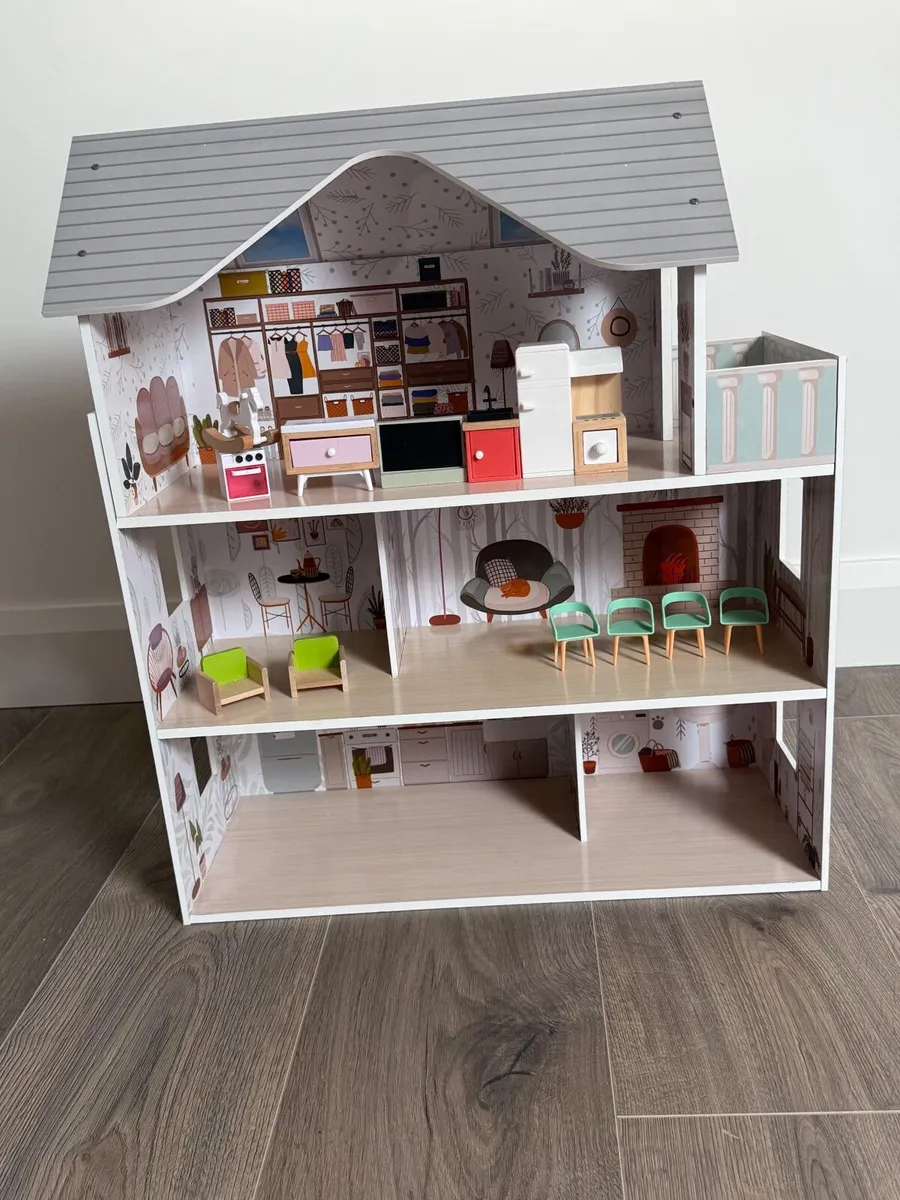 Dolls house - Image 2