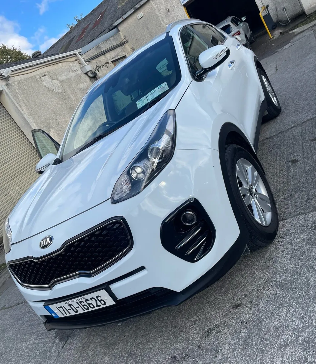 KIA Sportage 1.7 Platinum 5DR - Image 1